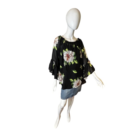 NWT Love Ari Boho Black Floral Top with Bell Sleeve Size 1X - Picture 2 of 12